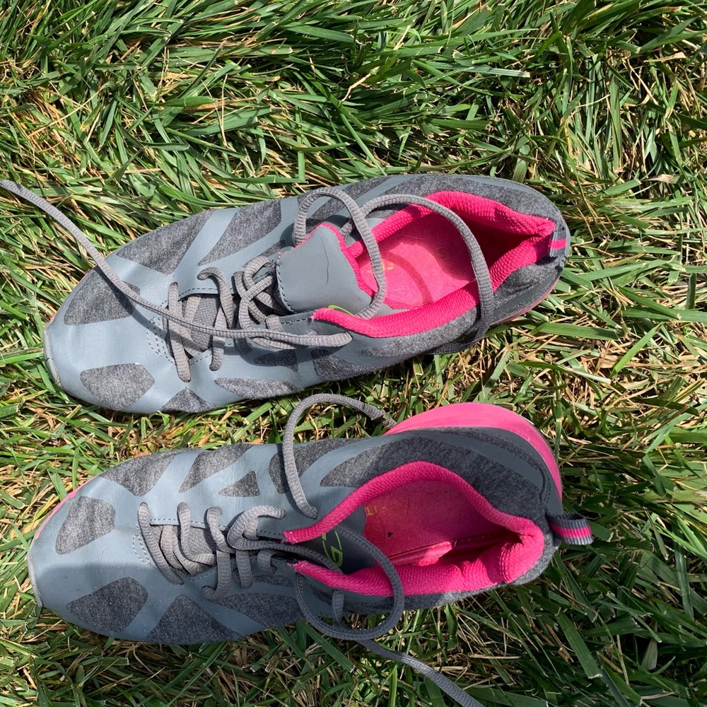 Running shoes
